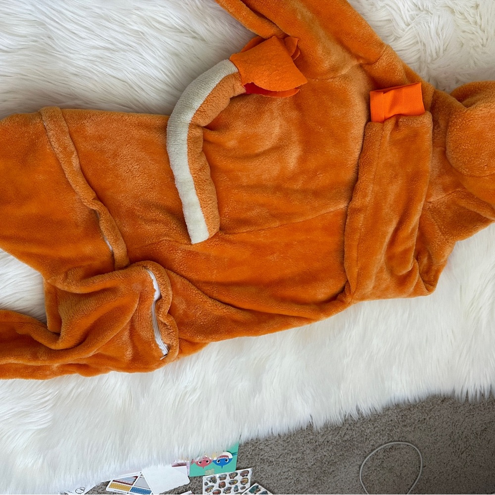 Kids Charmander Onesie Outfit - Picture 5 of 6